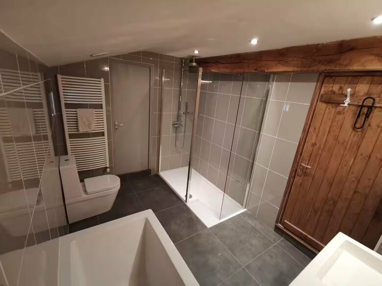 Elegant 18th-Century Restored Barn with Pool in Rural France - Verrieres, Champniers, France