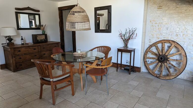 Elegant 18th-Century Restored Barn with Pool in Rural France - Verrieres, Champniers, France