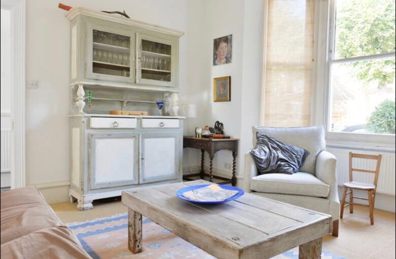 Elegant Victorian Retreat with South-Facing Garden - London, United Kingdom