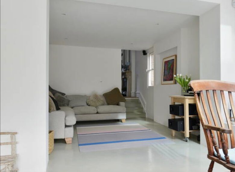 Elegant Victorian Retreat with South-Facing Garden - London, United Kingdom