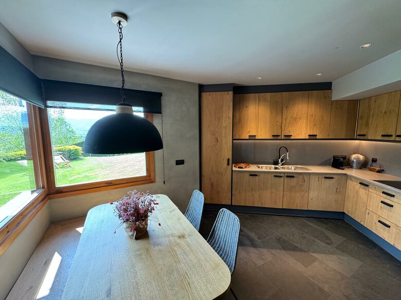 Sophisticated Mountain Retreat with Panoramic Pyrenees Views - Bolvir, Spain