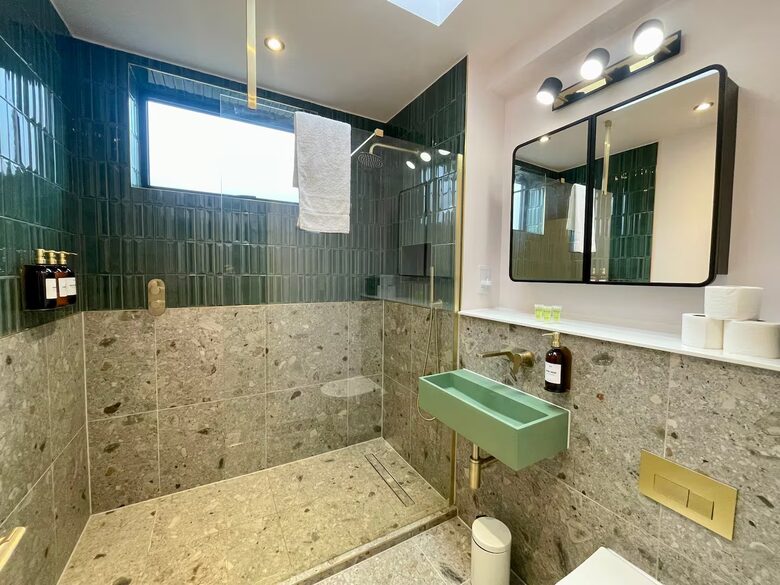 Elegant Fulham Penthouse with Panoramic London Views - London, United Kingdom