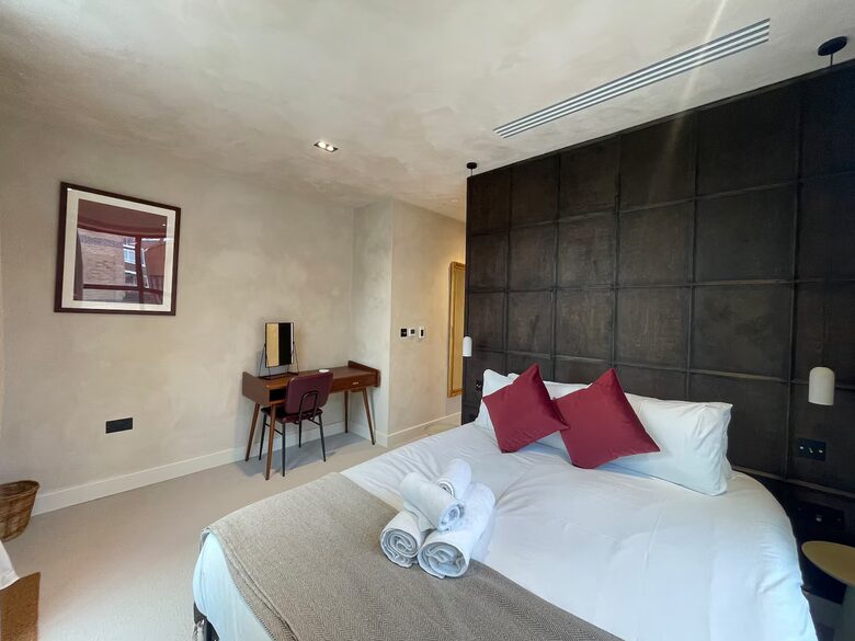 Elegant Fulham Penthouse with Panoramic London Views - London, United Kingdom
