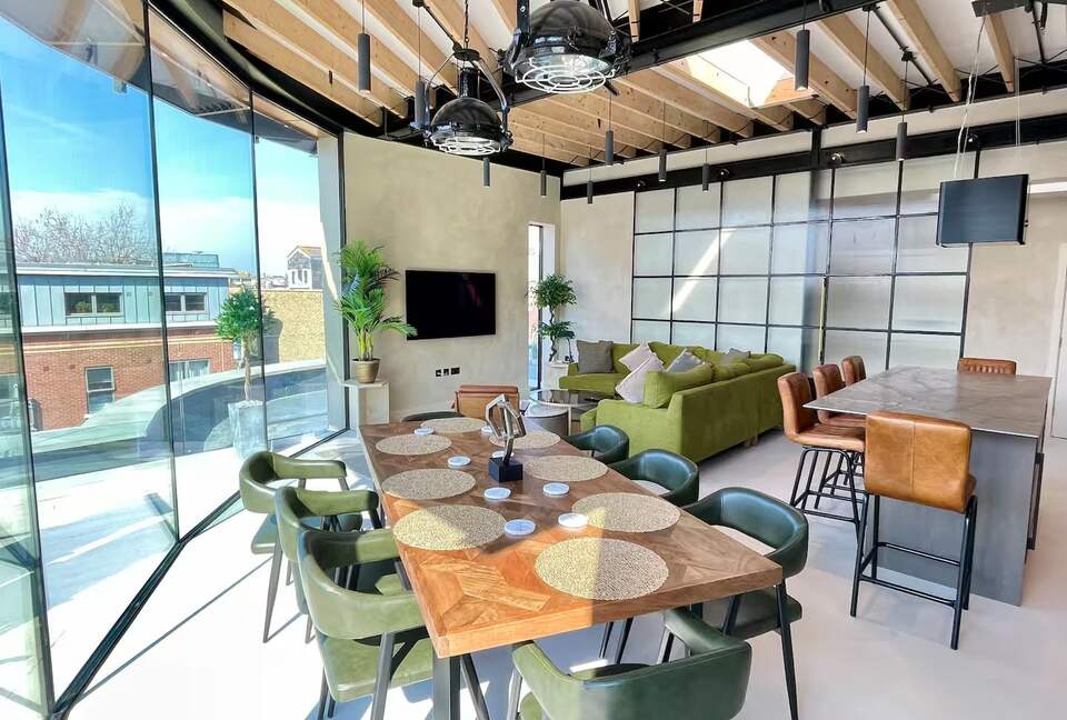 Elegant Fulham Penthouse with Panoramic London Views - London, United Kingdom
