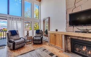 Alpine Charm with Direct Ski-In Access and Mountain Views - Snowmass Village, Colorado