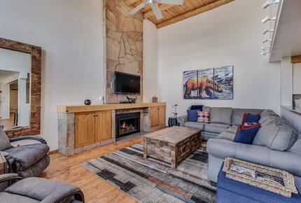 Alpine Charm with Direct Ski-In Access and Mountain Views - Snowmass Village, Colorado