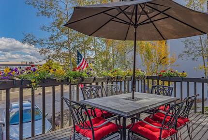 Alpine Charm with Direct Ski-In Access and Mountain Views - Snowmass Village, Colorado