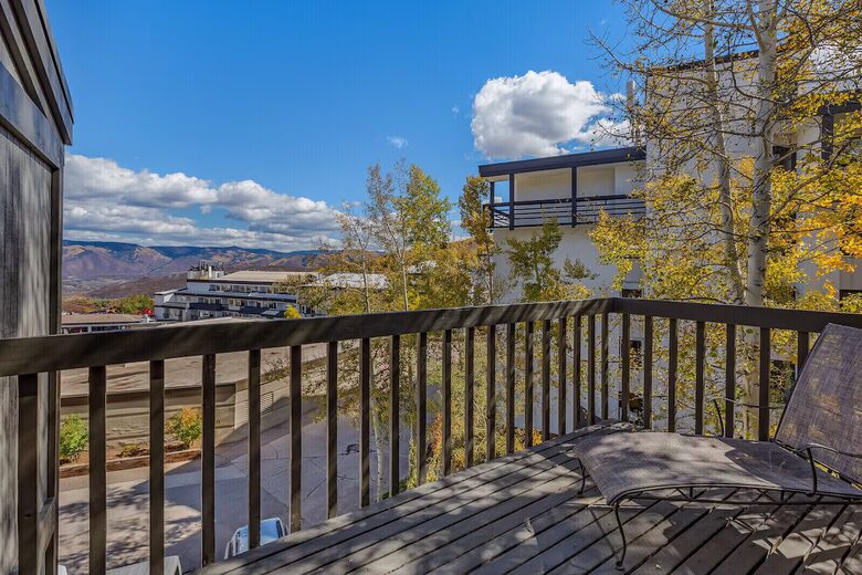 Alpine Charm with Direct Ski-In Access and Mountain Views - Snowmass Village, Colorado