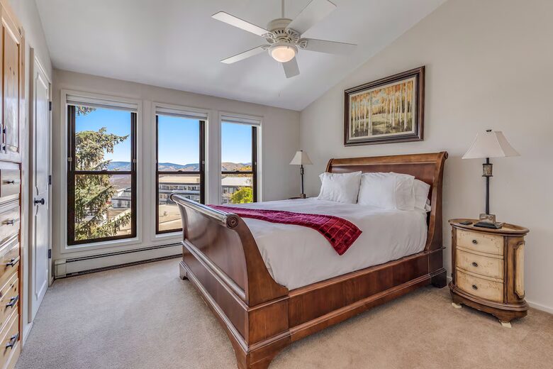 Alpine Charm with Direct Ski-In Access and Mountain Views - Snowmass Village, Colorado