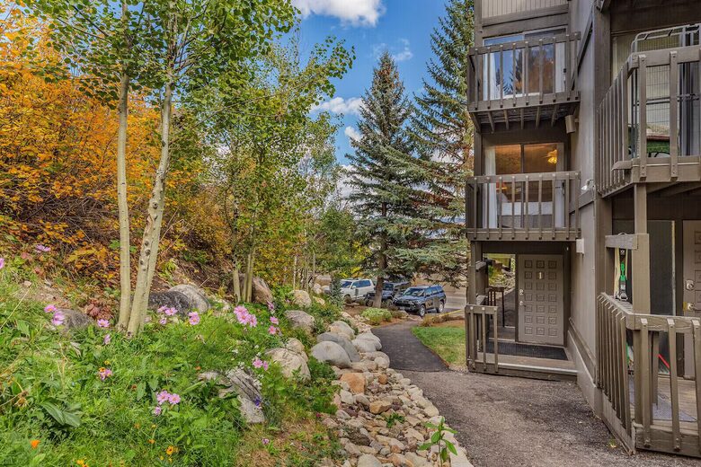 Alpine Charm with Direct Ski-In Access and Mountain Views - Snowmass Village, Colorado