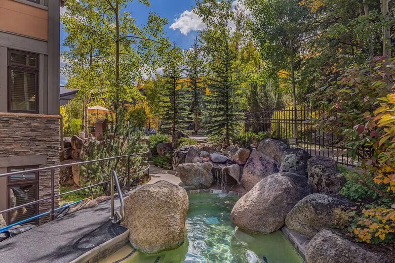 Alpine Charm with Direct Ski-In Access and Mountain Views - Snowmass Village, Colorado