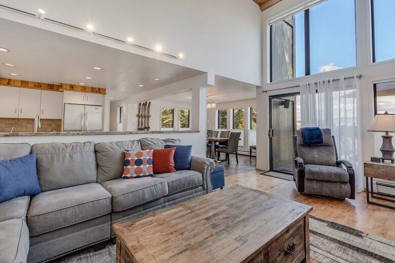 Alpine Charm with Direct Ski-In Access and Mountain Views - Snowmass Village, Colorado