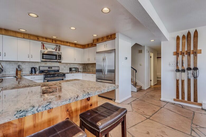 Alpine Charm with Direct Ski-In Access and Mountain Views - Snowmass Village, Colorado