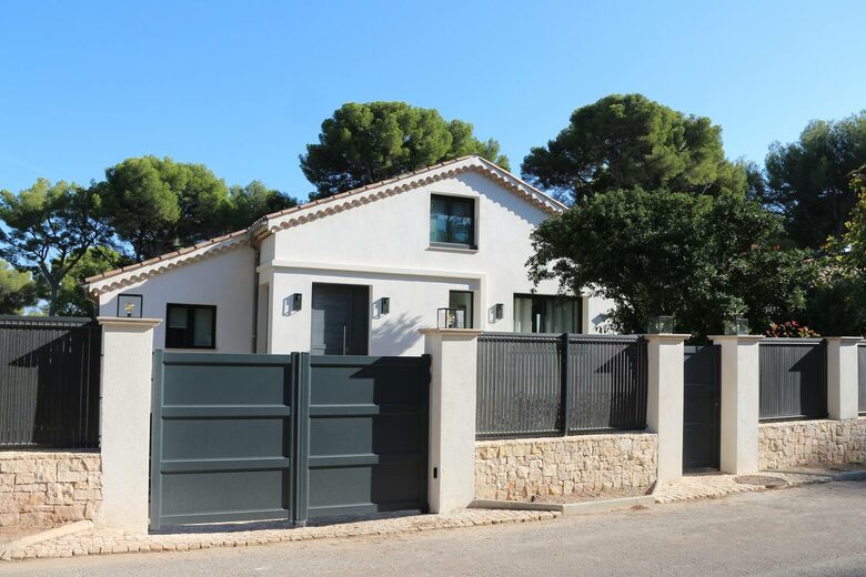 Elegant Mediterranean Retreat in Prestigious Cap d’Antibes - Cap d'Antibes, France