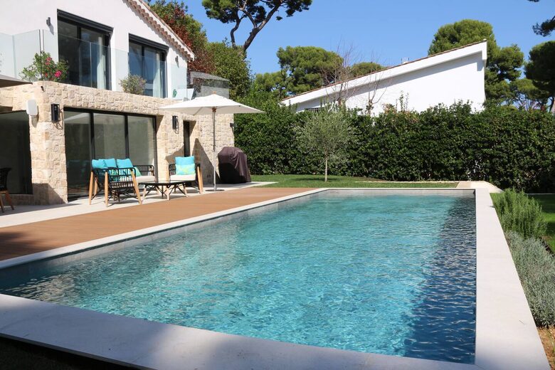 Elegant Mediterranean Retreat in Prestigious Cap d’Antibes - Cap d'Antibes, France