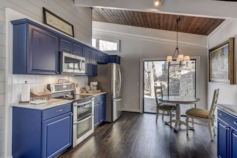 Stylish Lakeside Haven Near Nashville - Old Hickory, Tennessee