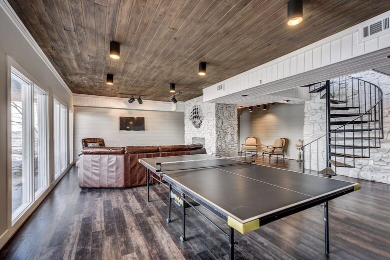 Stylish Lakeside Haven Near Nashville - Old Hickory, Tennessee