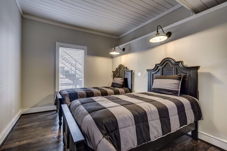 Stylish Lakeside Haven Near Nashville - Old Hickory, Tennessee