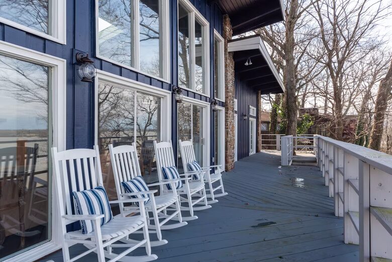 Stylish Lakeside Haven Near Nashville - Old Hickory, Tennessee