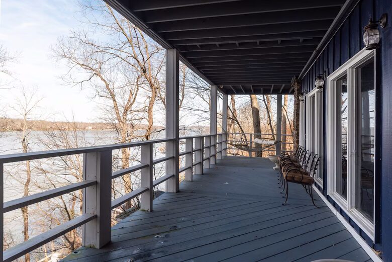 Stylish Lakeside Haven Near Nashville - Old Hickory, Tennessee