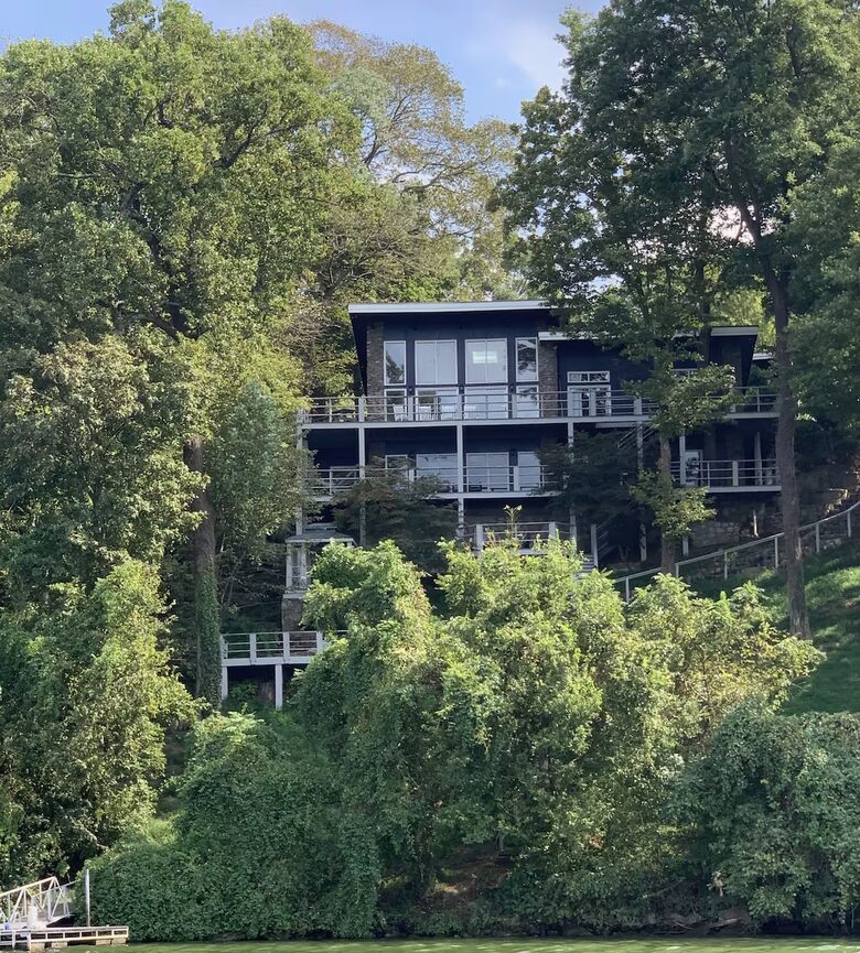 Stylish Lakeside Haven Near Nashville - Old Hickory, Tennessee