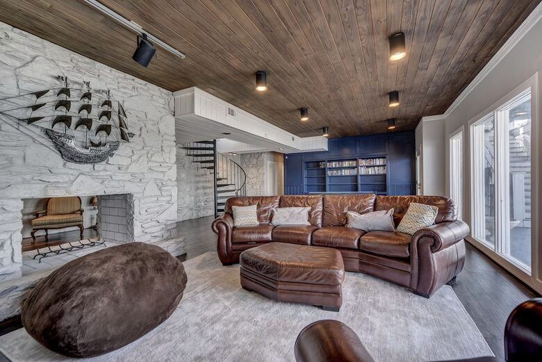 Stylish Lakeside Haven Near Nashville - Old Hickory, Tennessee