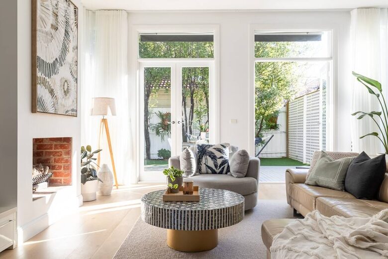 Designer Living Steps from Chapel Street - South Yarra, Australia