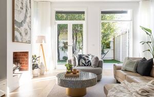Designer Living Steps from Chapel Street - South Yarra, Australia