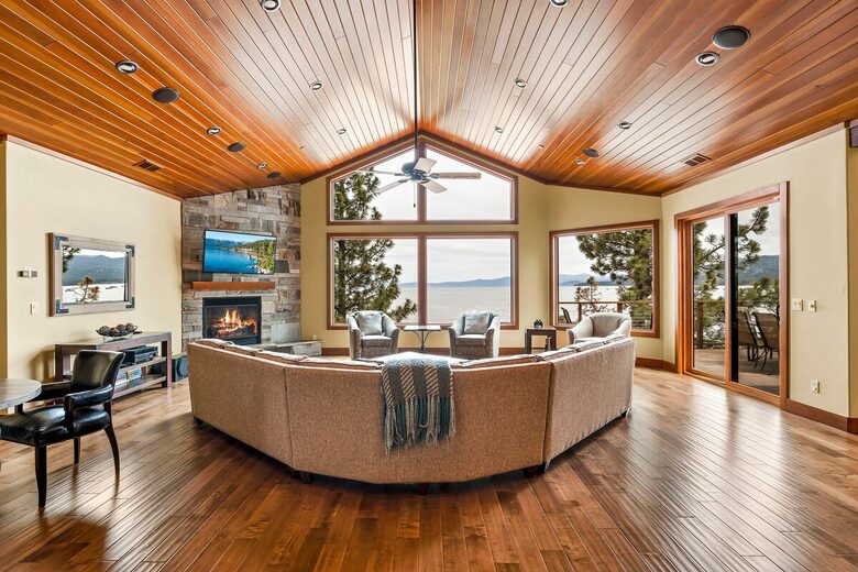 Heavenly Views & Beachfront Bliss in South Lake Tahoe - South Lake Tahoe, California