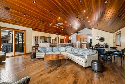 Heavenly Views & Beachfront Bliss in South Lake Tahoe - South Lake Tahoe, California