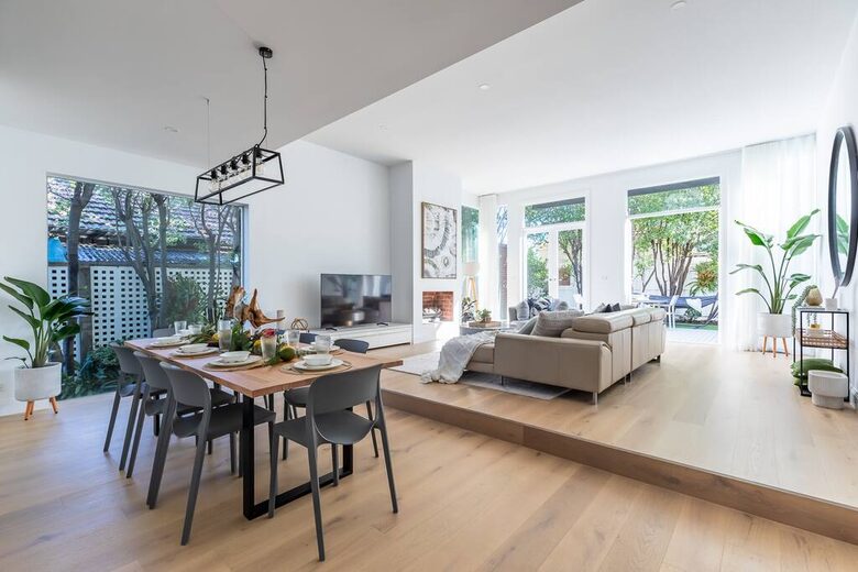 Designer Living Steps from Chapel Street - South Yarra, Australia