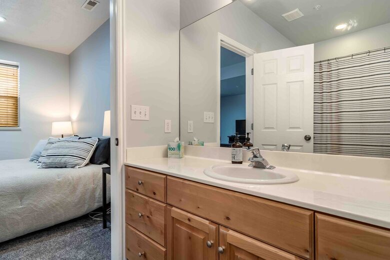 Cozy Mountain Escape 10 minutes from Powder Mountain Ski Resort! - Eden, Utah