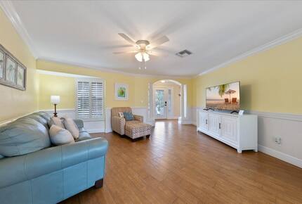Serene Escape with Bay Views and Private Pool - Marco Island, Florida