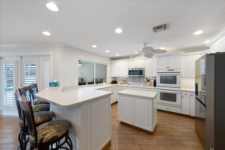 Serene Escape with Bay Views and Private Pool - Marco Island, Florida