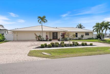 Serene Escape with Bay Views and Private Pool - Marco Island, Florida