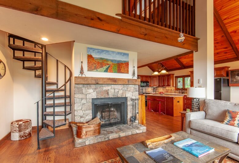 Three Ridges View Cabin - Wintergreen Resort, Virginia