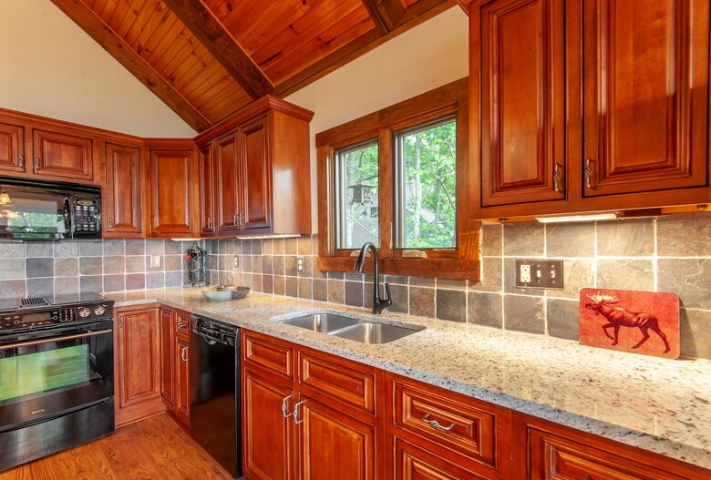 Three Ridges View Cabin - Wintergreen Resort, Virginia