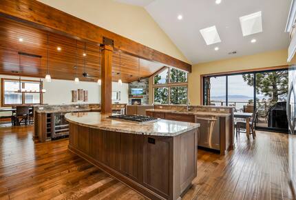 Heavenly Views & Beachfront Bliss in South Lake Tahoe - South Lake Tahoe, California