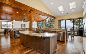 Heavenly Views & Beachfront Bliss in South Lake Tahoe - South Lake Tahoe, California