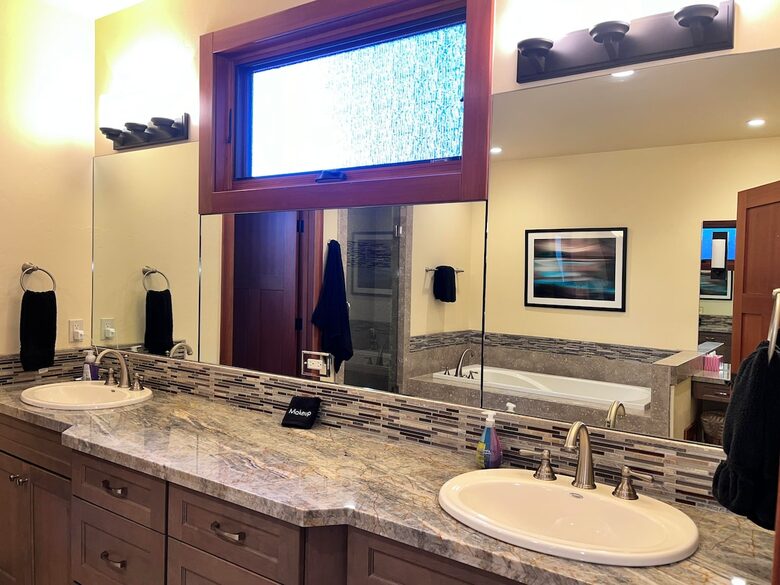 Heavenly Views & Beachfront Bliss in South Lake Tahoe - South Lake Tahoe, California