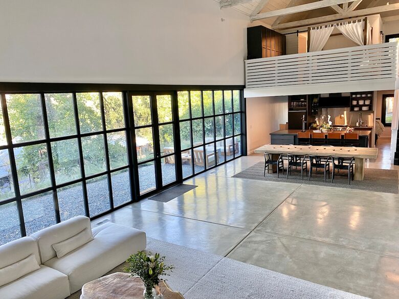 Vineyard Views and Architectural Elegance in Napa Valley - St. Helena, California