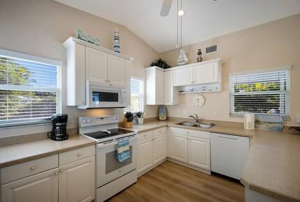 Tranquil Elegance on Anna Maria Island’s North End - Anna Maria, Florida