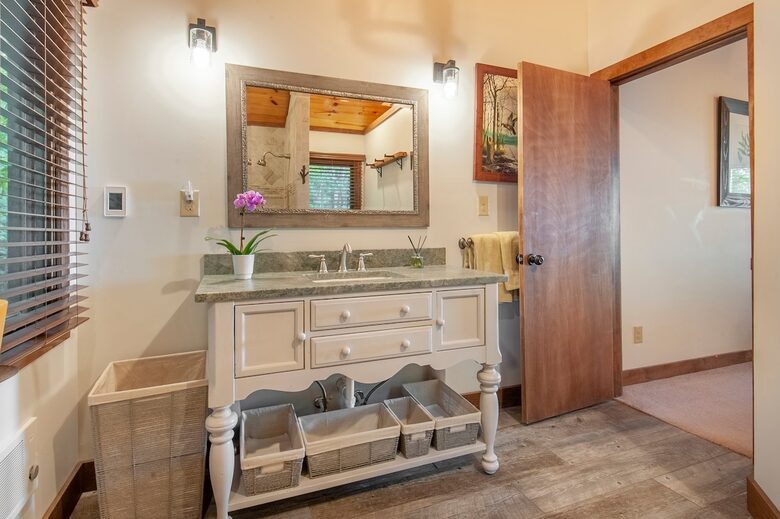 Three Ridges View Cabin - Wintergreen Resort, Virginia