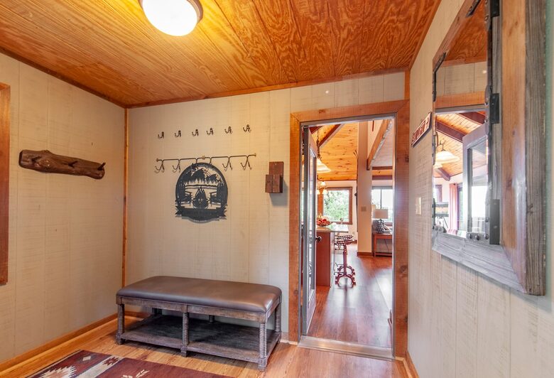 Three Ridges View Cabin - Wintergreen Resort, Virginia