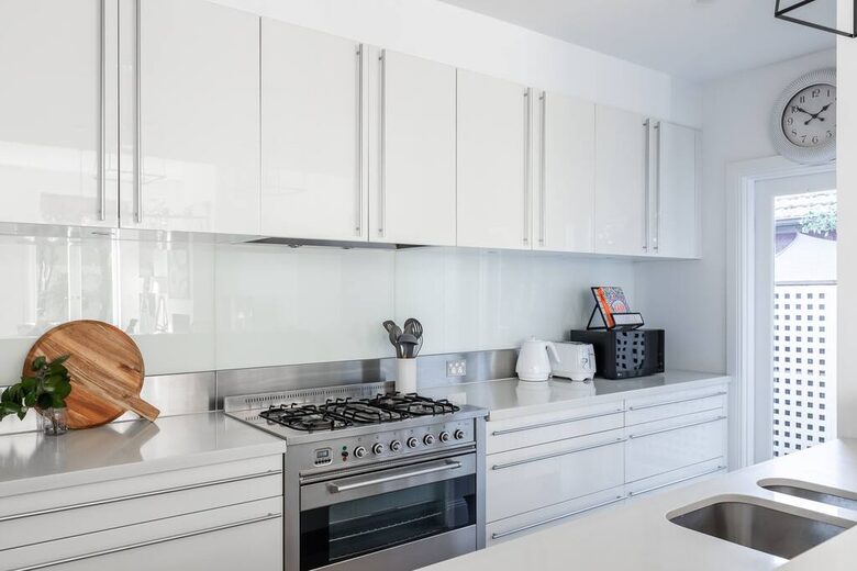 Designer Living Steps from Chapel Street - South Yarra, Australia