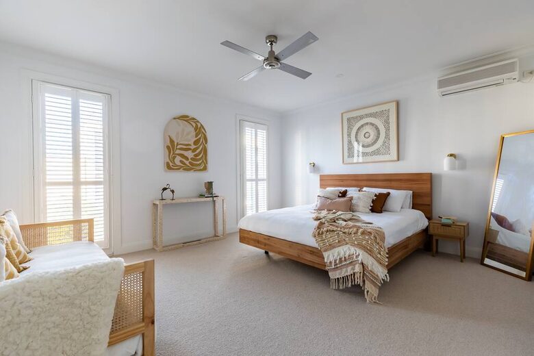 Designer Living Steps from Chapel Street - South Yarra, Australia