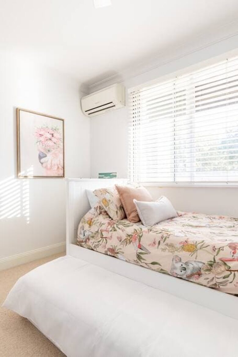 Designer Living Steps from Chapel Street - South Yarra, Australia