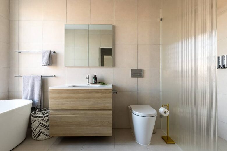 Designer Living Steps from Chapel Street - South Yarra, Australia