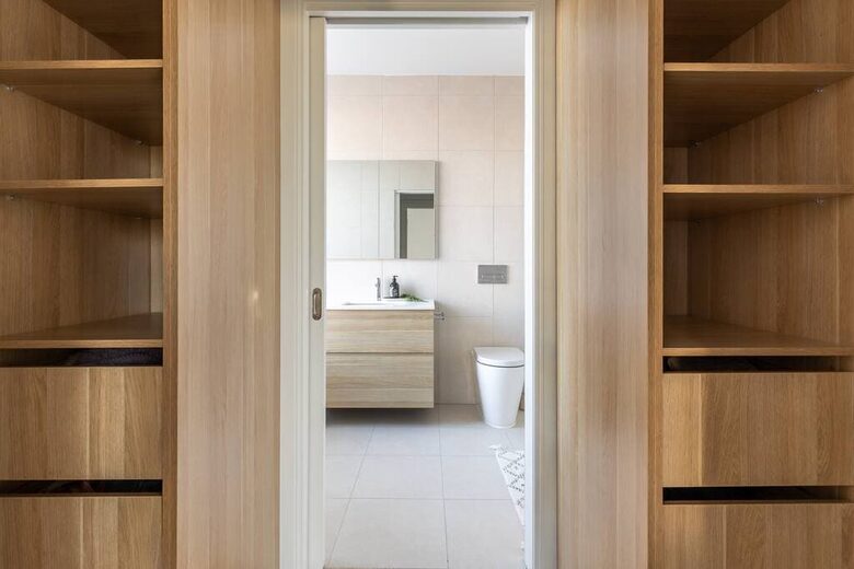 Designer Living Steps from Chapel Street - South Yarra, Australia