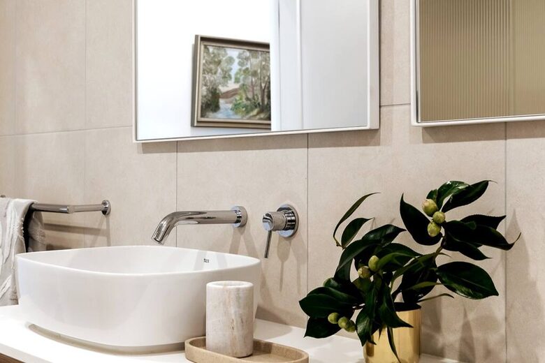 Designer Living Steps from Chapel Street - South Yarra, Australia
